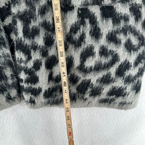 Torrid Plus 5X Cardigan Sweater Grey Leopard Longline‎ Knit Open Front Animal - Picture 9 of 11